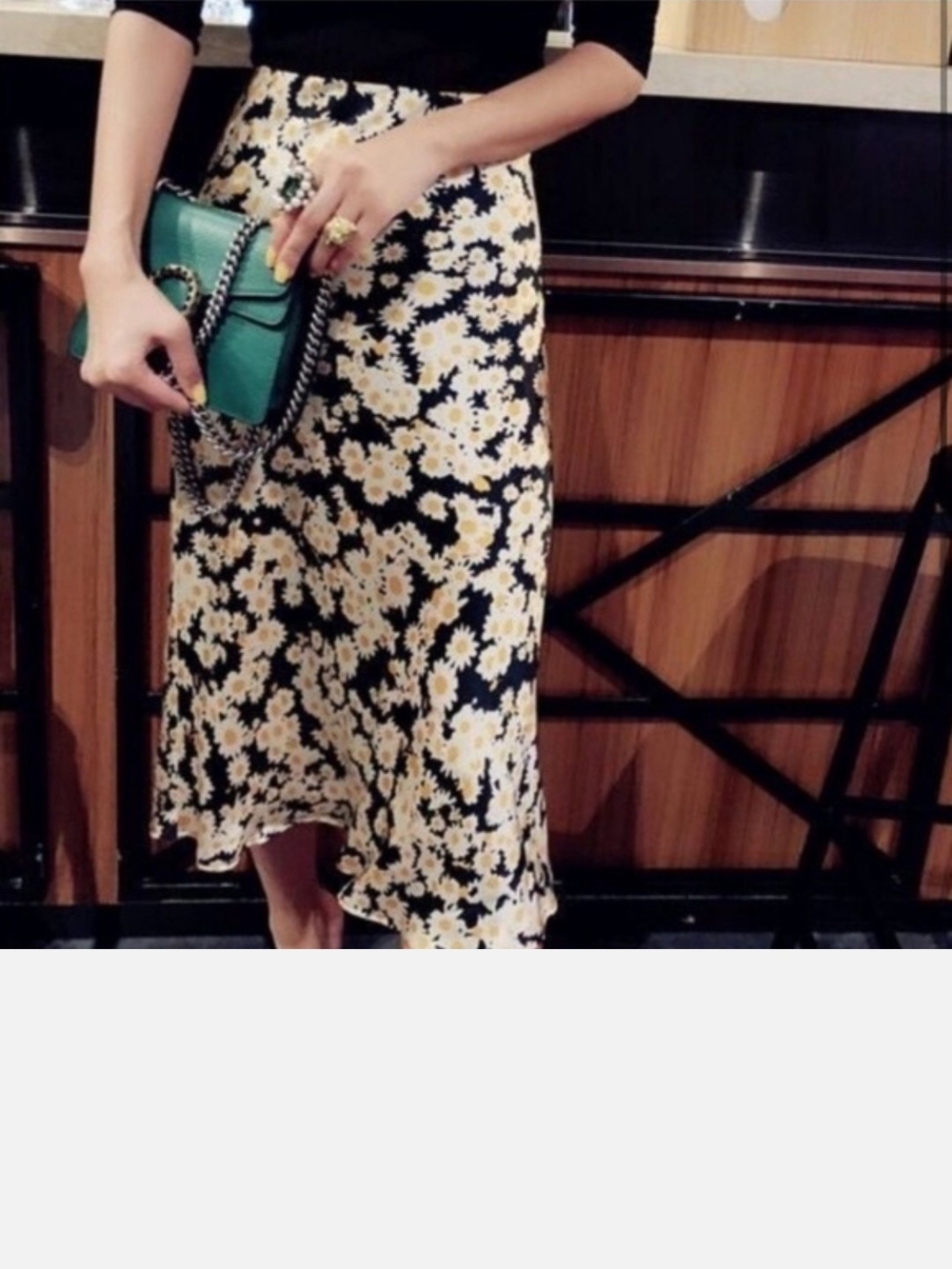 Réalisation Par Silk Naomi Skirt in Black and Cream with Daisies